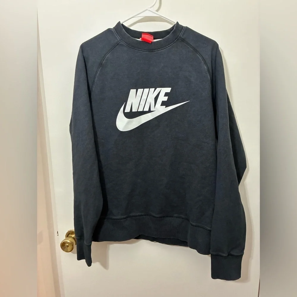 Nike Men's Crewneck Sweater Red Tag Size L
